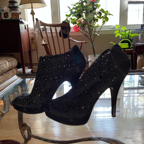 Enzo Angiolini black stud peep toe heels - Picture 3 of 5